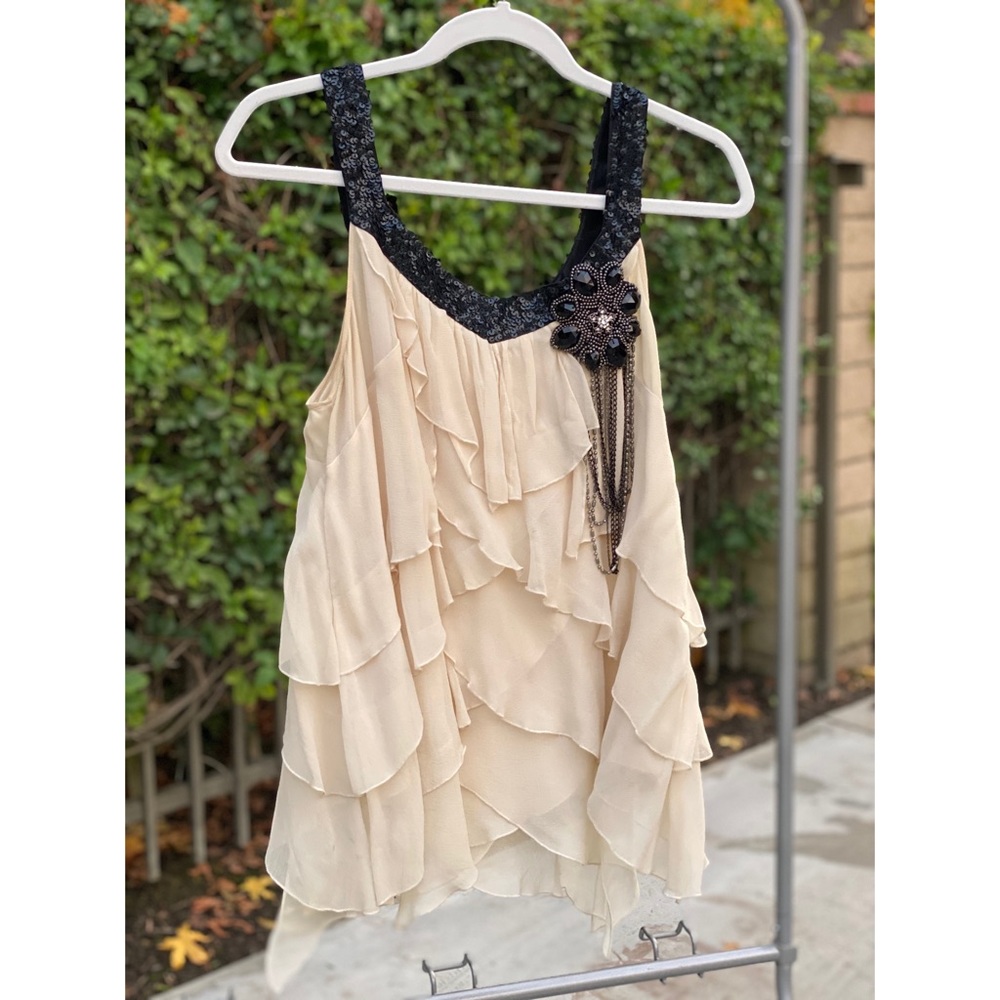 Adorable Matty M ruffled top